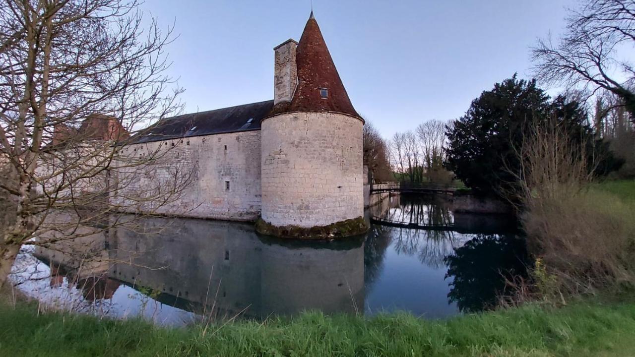 Chateau De Mauvilly Exteriör bild